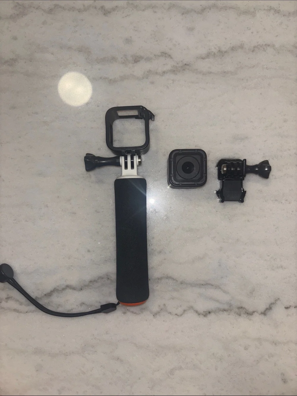 GoPro Hero Session 5 Accessory Mount & Floating Hand Grip